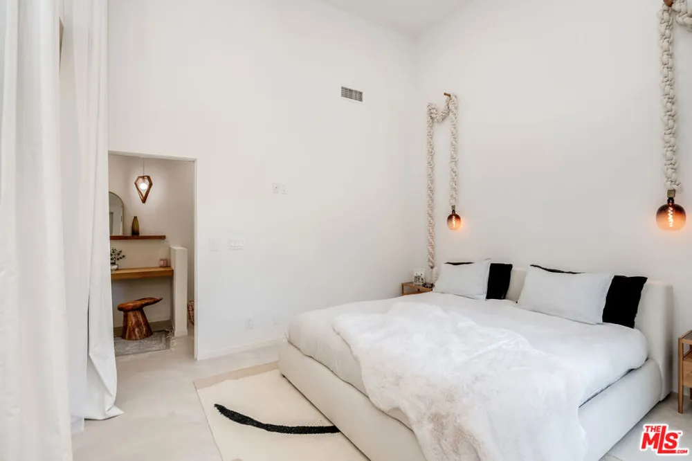2407 San Marco Drive Los Angeles, CA 90068