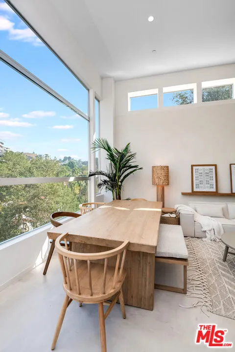 2407 San Marco Drive Los Angeles, CA 90068