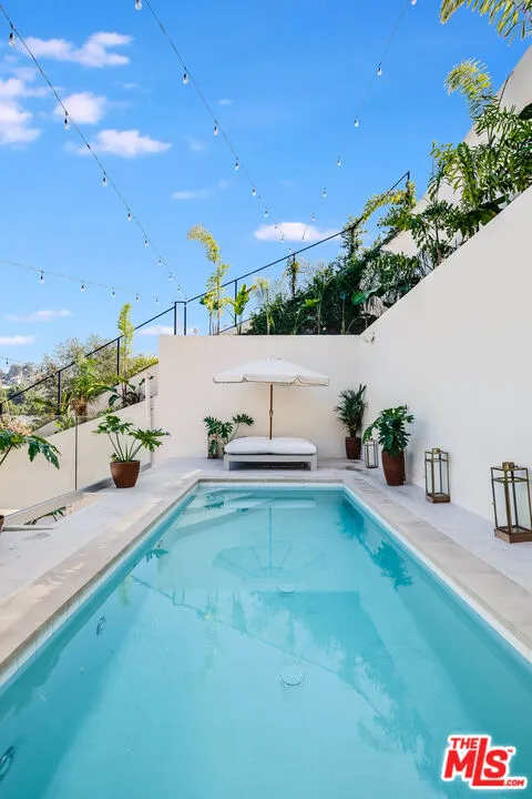 2407 San Marco Drive Los Angeles, CA 90068