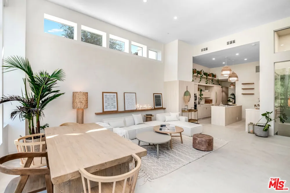 2407 San Marco Drive Los Angeles, CA 90068