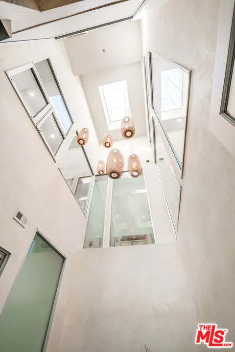 2407 San Marco Drive Los Angeles, CA 90068