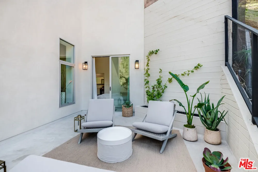 2407 San Marco Drive Los Angeles, CA 90068
