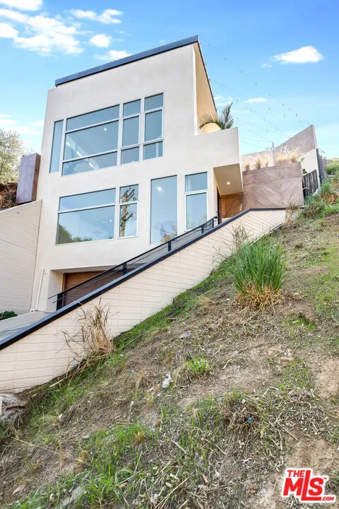 2407 San Marco Drive Los Angeles, CA 90068