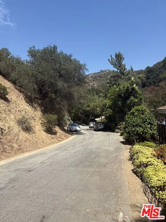 Saint Andrews Drive Glendale, CA 91206