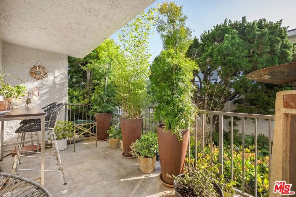 6795 Las Olas Way Malibu, CA 90265