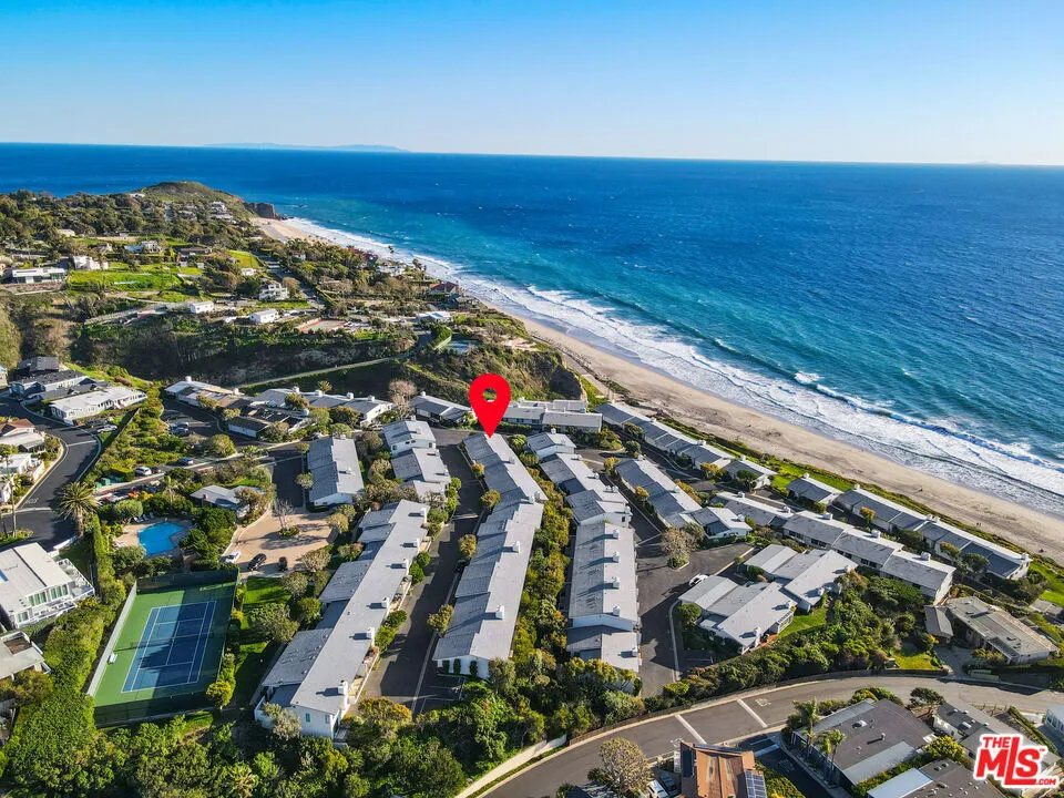 6795 Las Olas Way Malibu, CA 90265
