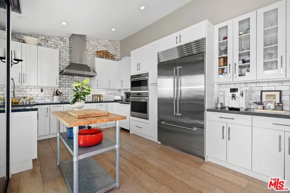 6795 Las Olas Way Malibu, CA 90265