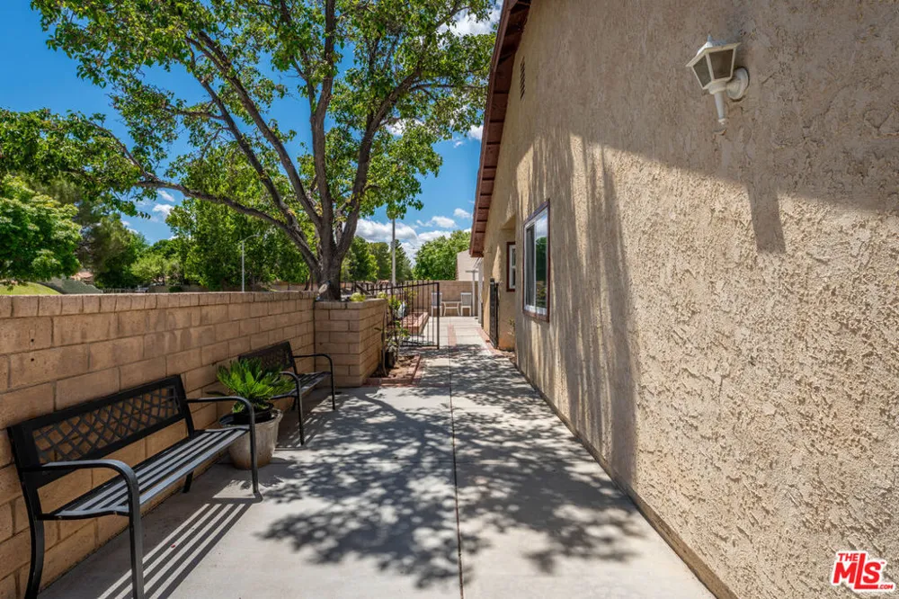 37603 Melton Avenue Palmdale, CA 93550