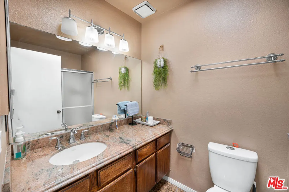 37603 Melton Avenue Palmdale, CA 93550
