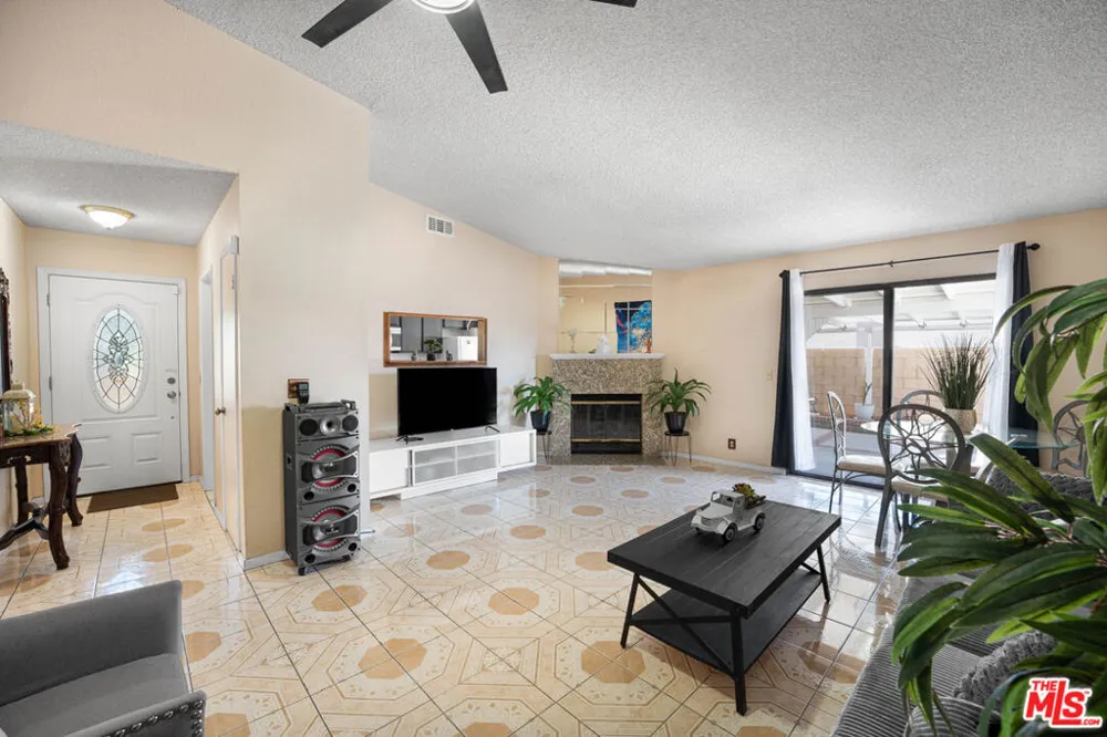 37603 Melton Avenue Palmdale, CA 93550