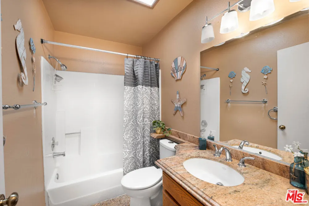 37603 Melton Avenue Palmdale, CA 93550