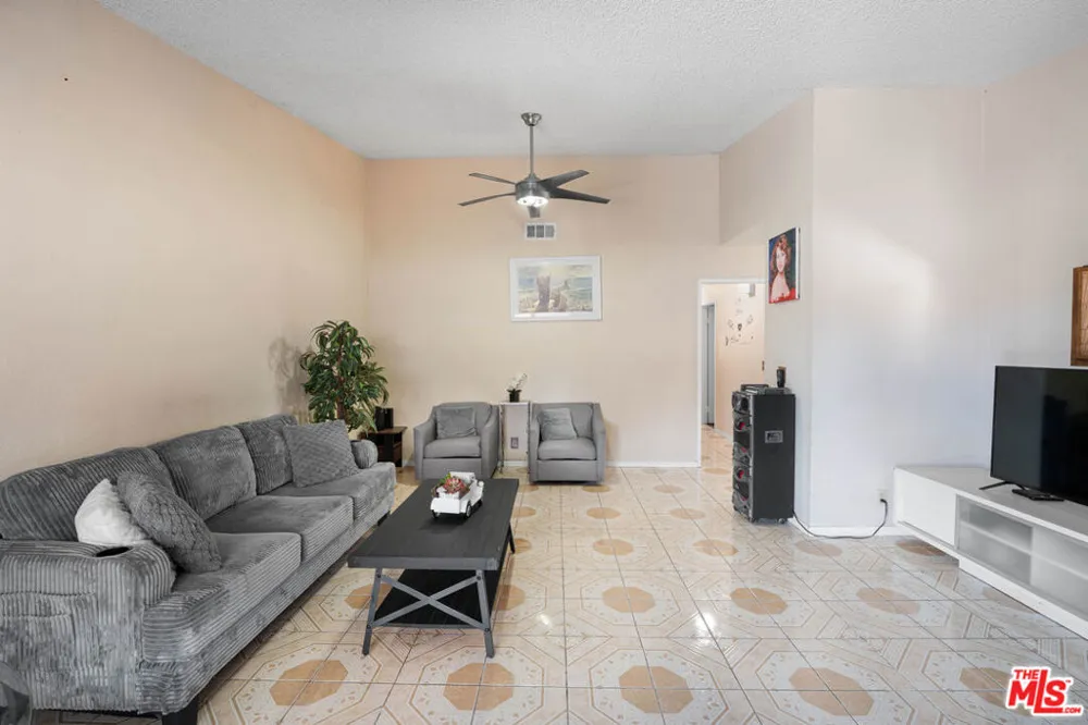 37603 Melton Avenue Palmdale, CA 93550