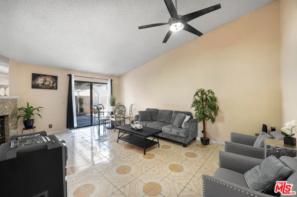 37603 Melton Avenue Palmdale, CA 93550