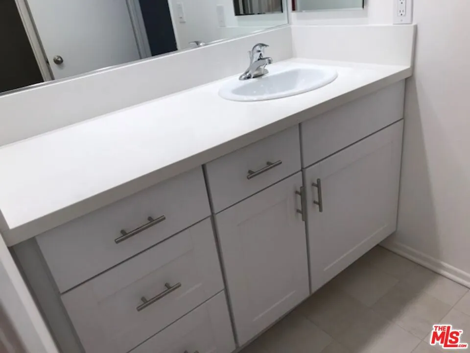 11730 W Sunset Boulevard Los Angeles, CA 90049