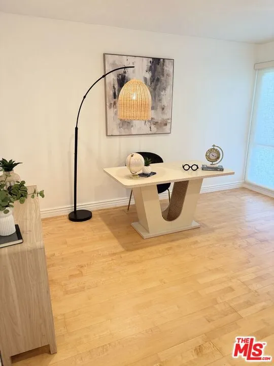 1328 Havenhurst Drive #202 West Hollywood, CA 90046
