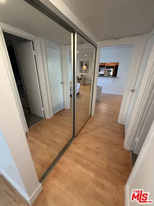 1328 Havenhurst Drive #202 West Hollywood, CA 90046