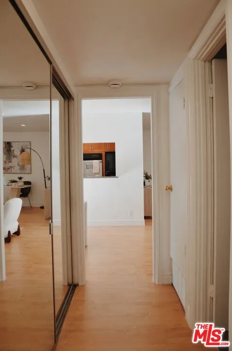 1328 Havenhurst Drive #202 West Hollywood, CA 90046
