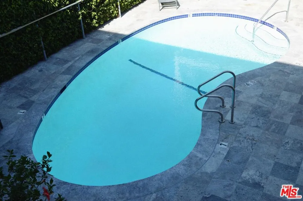 1328 Havenhurst Drive #202 West Hollywood, CA 90046