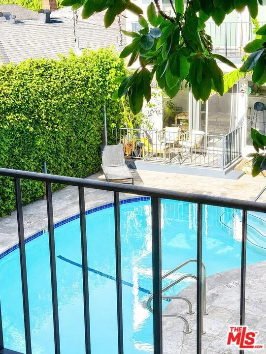 1328 Havenhurst Drive #202 West Hollywood, CA 90046
