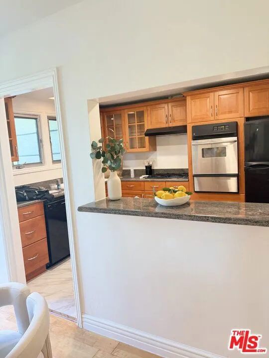 1328 Havenhurst Drive #202 West Hollywood, CA 90046