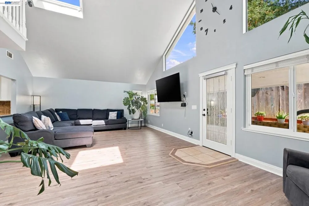31262 San Andreas Dr Union City, CA 94587