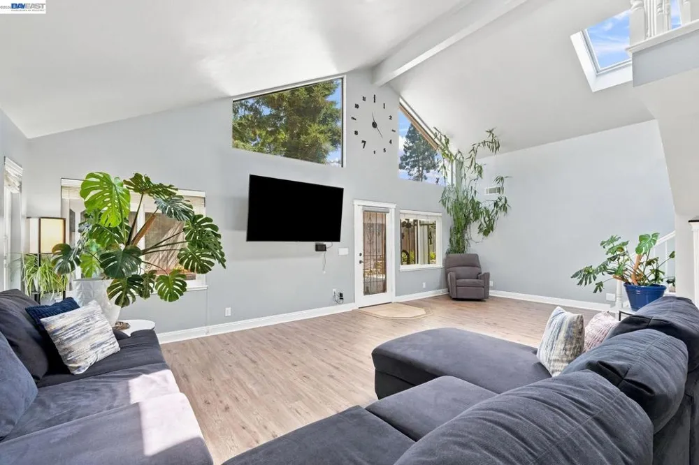 31262 San Andreas Dr Union City, CA 94587