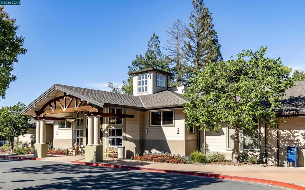 1109 Golden Rain Rd #4 Walnut Creek, CA 94595