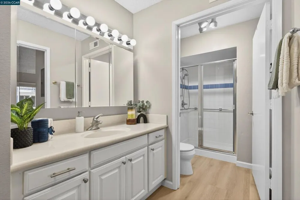 1109 Golden Rain Rd #4 Walnut Creek, CA 94595