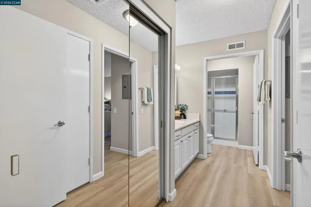 1109 Golden Rain Rd #4 Walnut Creek, CA 94595