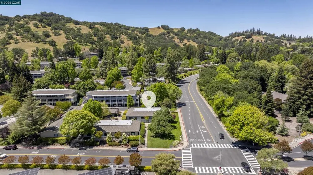 1109 Golden Rain Rd #4 Walnut Creek, CA 94595