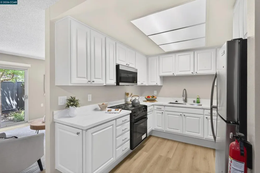 1109 Golden Rain Rd #4 Walnut Creek, CA 94595