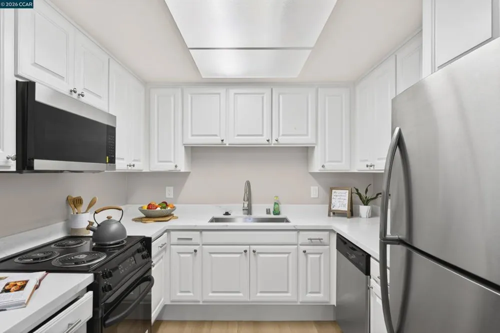 1109 Golden Rain Rd #4 Walnut Creek, CA 94595