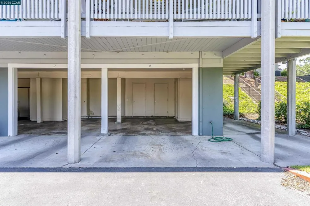 1109 Golden Rain Rd #4 Walnut Creek, CA 94595