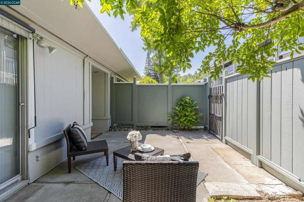 1109 Golden Rain Rd #4 Walnut Creek, CA 94595