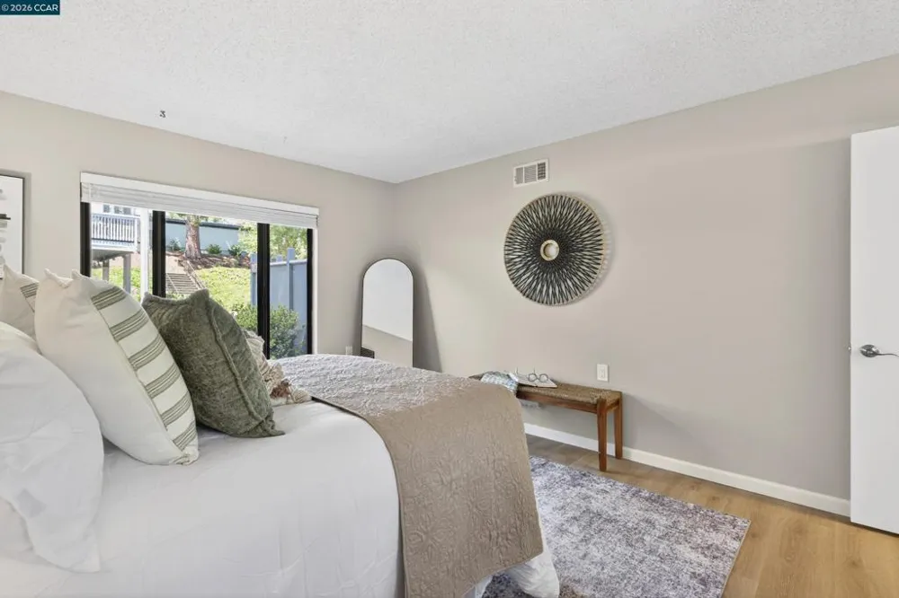 1109 Golden Rain Rd #4 Walnut Creek, CA 94595
