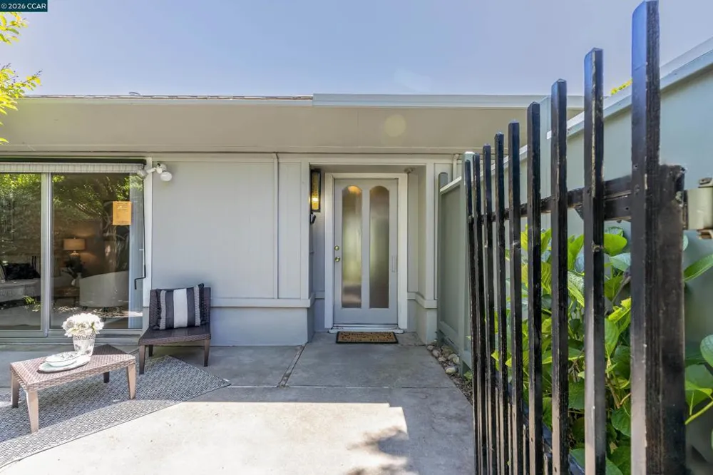 1109 Golden Rain Rd #4 Walnut Creek, CA 94595