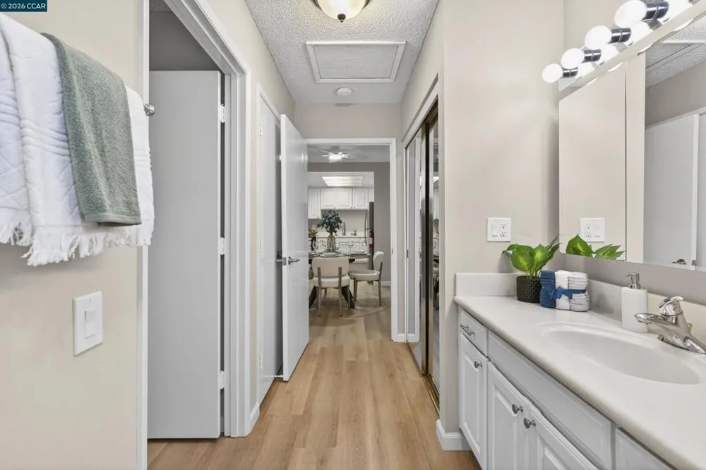1109 Golden Rain Rd #4 Walnut Creek, CA 94595