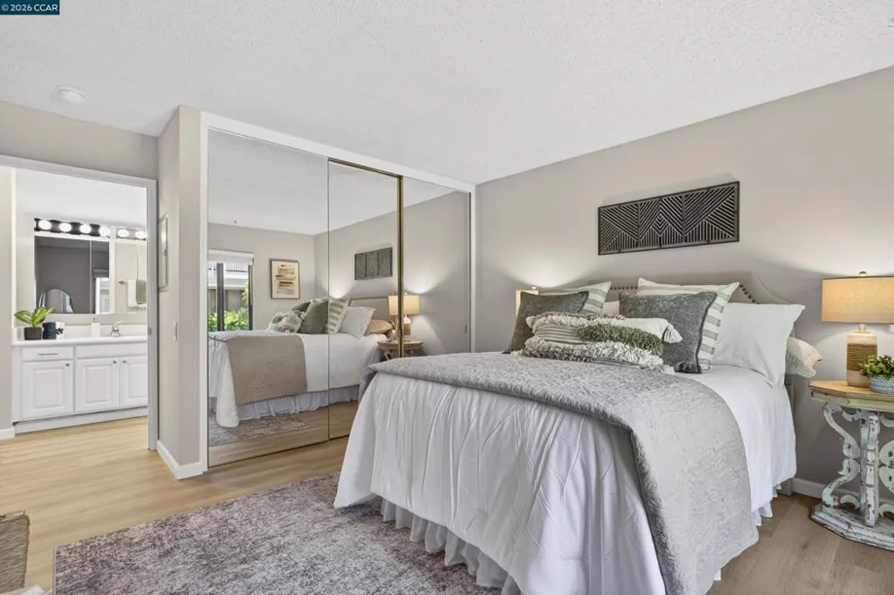 1109 Golden Rain Rd #4 Walnut Creek, CA 94595