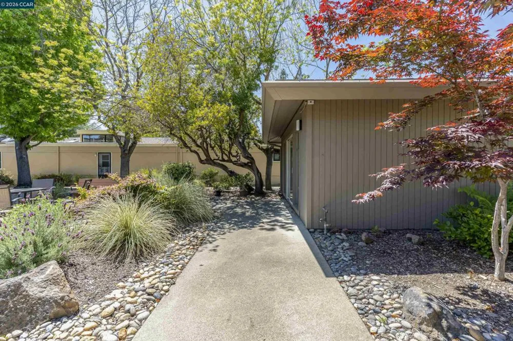 1109 Golden Rain Rd #4 Walnut Creek, CA 94595