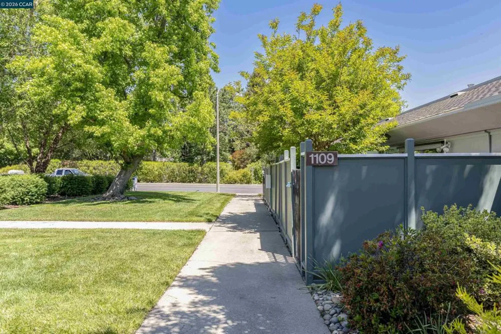 1109 Golden Rain Rd #4 Walnut Creek, CA 94595