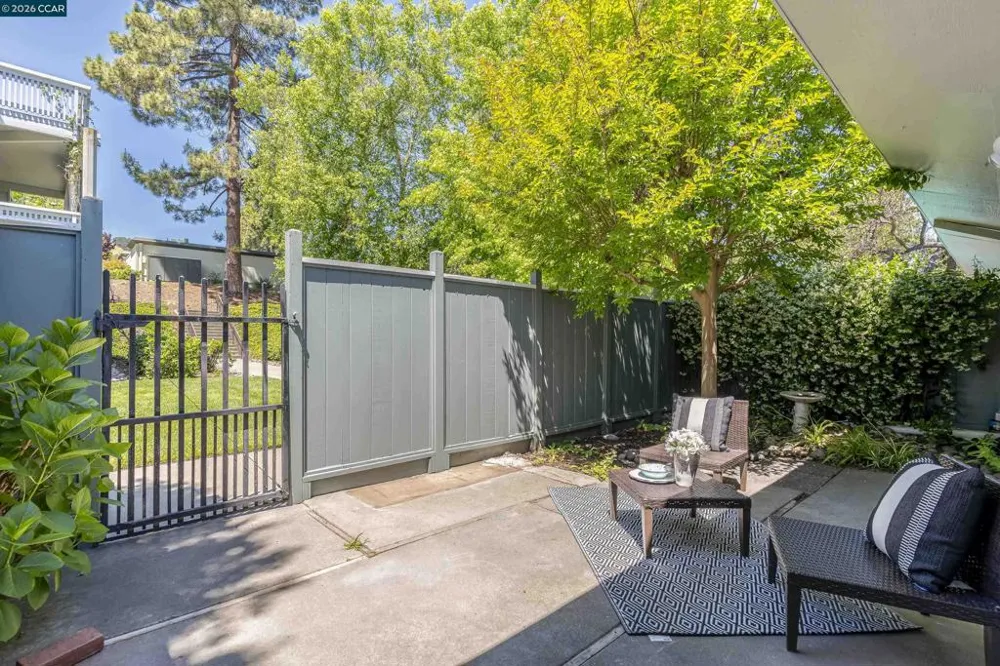 1109 Golden Rain Rd #4 Walnut Creek, CA 94595