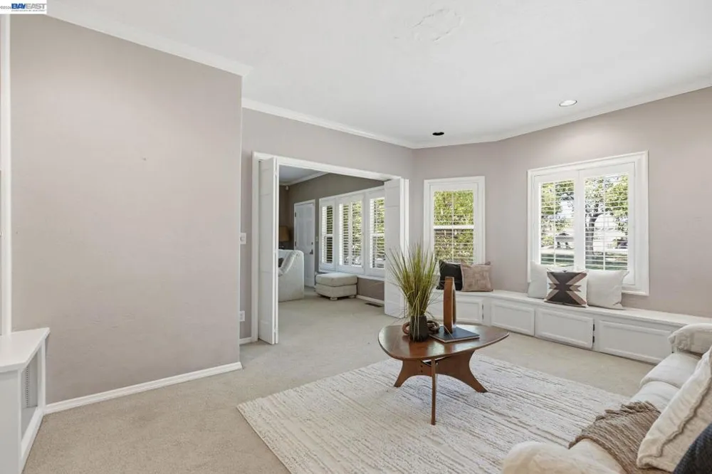 200 Greenwich Ln Modesto, CA 95350