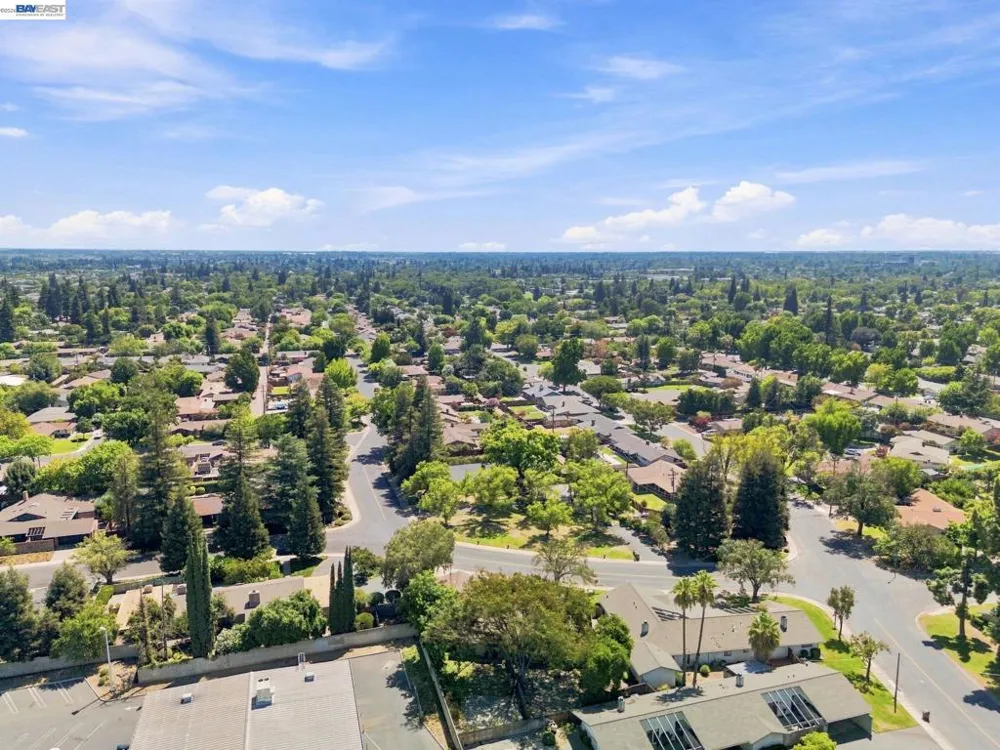 200 Greenwich Ln Modesto, CA 95350