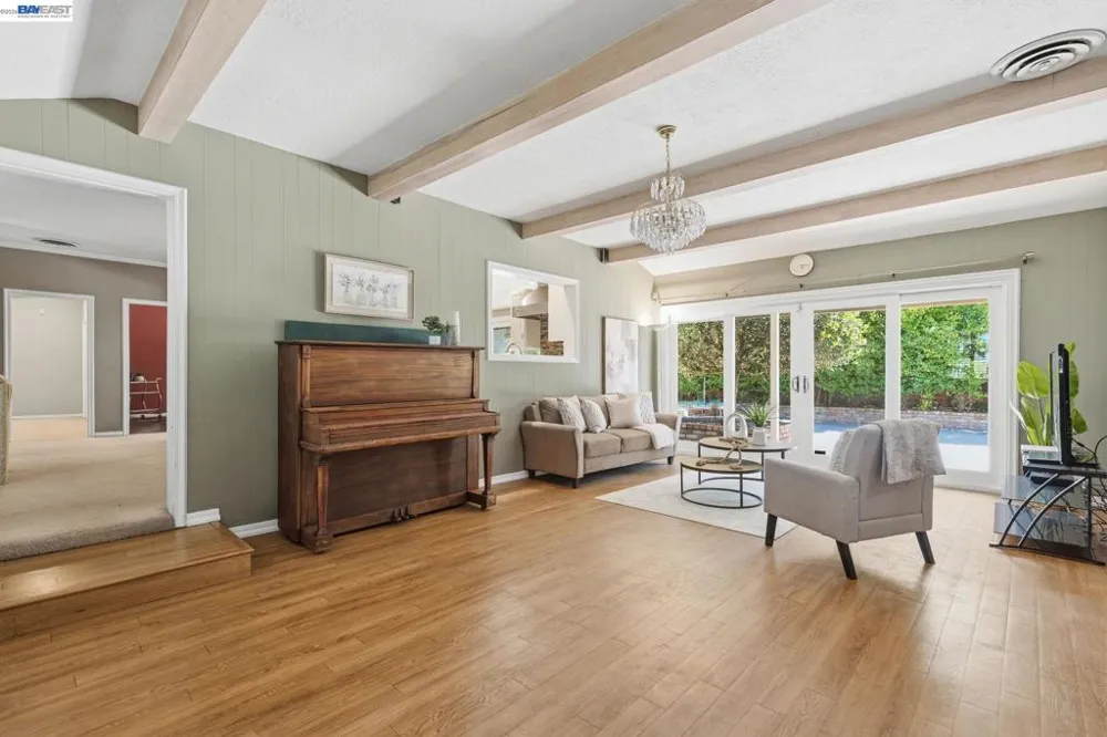200 Greenwich Ln Modesto, CA 95350
