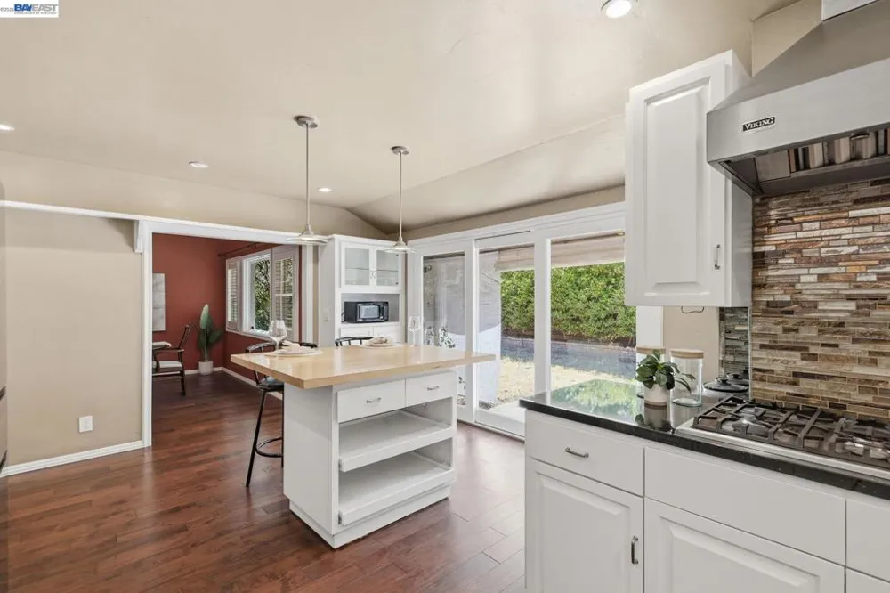 200 Greenwich Ln Modesto, CA 95350