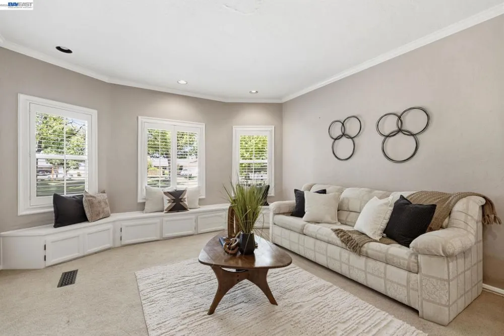 200 Greenwich Ln Modesto, CA 95350