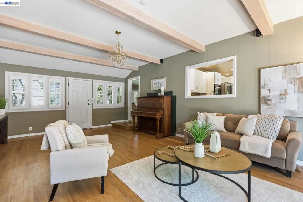 200 Greenwich Ln Modesto, CA 95350