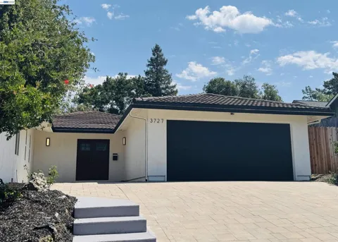 3727 Northridge Dr