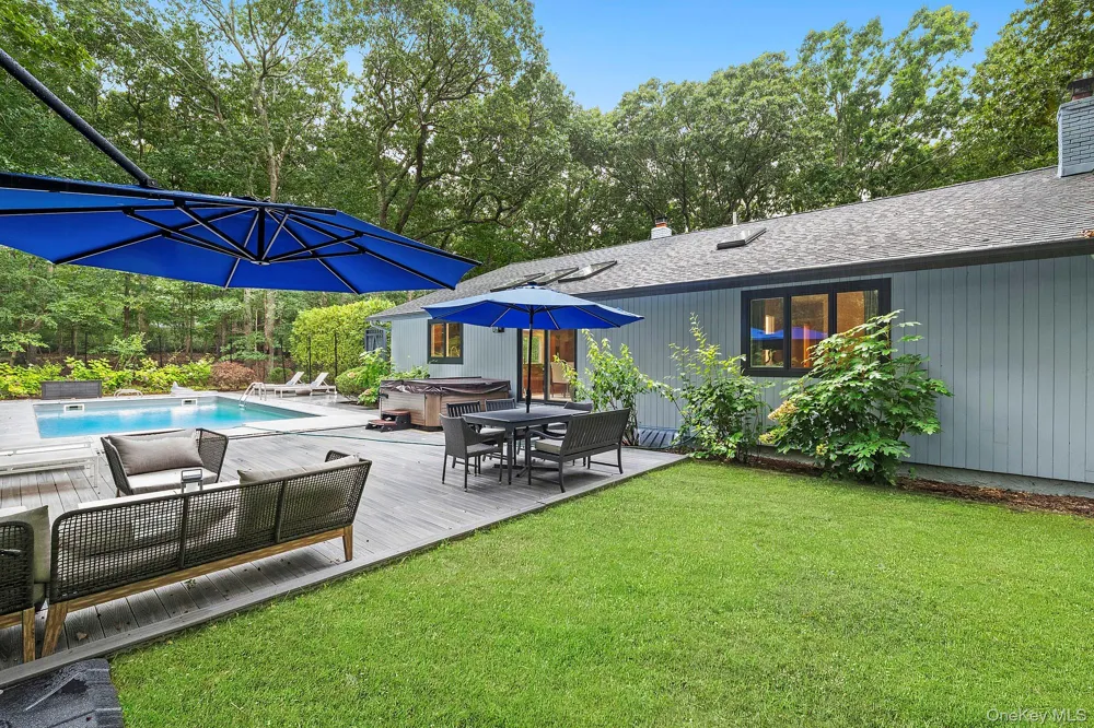 2723 Deerfield Road Southampton, NY 11963