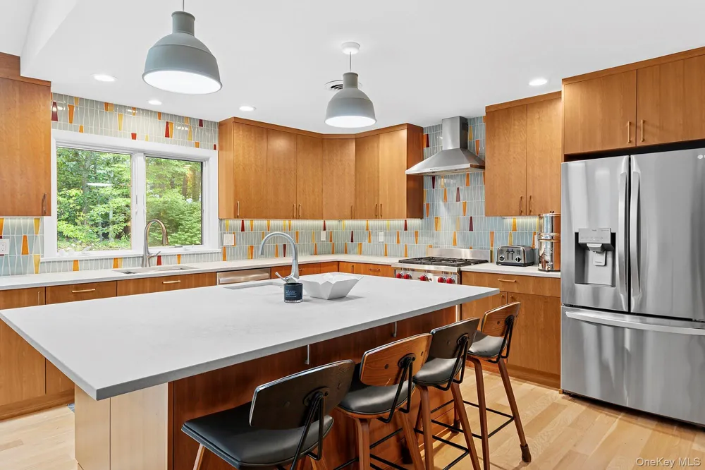 2723 Deerfield Road Southampton, NY 11963